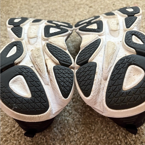 Hoka Black bondi 8 women’s and White Athletic Shoes - Picture 11 of 12